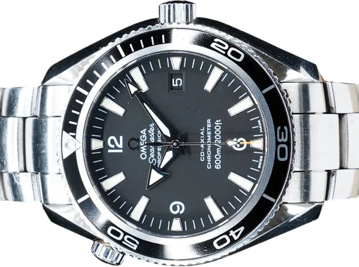 Titel: Seamaster Planet Ocean (Nyhed)
Mærke: Omega
Model: Seamaster Planet Ocean 42 mm
Ref.: 22015000
Årgang: 2008
Tilbehør: Boks og Papirer
Stand: 8.5 (Brugt)
Pris: 29.995 kr.
Diameter: 42mm
Funktioner: Dato
Skivefarve: Sort
Rem: Metal
Kassemateriale: Stål
Kategori: Dykker
Køn: Herre
Match: 100.0%
Billedet ejes af GP Watches (1148232) Et Omega ur