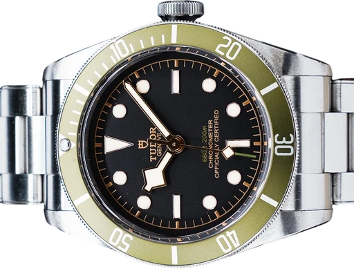 Titel: Black Bay Harrods
Mærke: Tudor
Model: Black Bay Harrods
Ref.: 79230G
Kategori: Dykker
Diameter: 41mm
Funktioner: Dato
Årgang: 2018
Pris: 27995
Stand: 8.5 (Brugt)
Skivefarve: Sort
Rem: Metal
Kassemateriale: Stål
Køn: Herre
Match: 100.0%
Billedet ejes af GP Watches (937509) Et Tudor ur