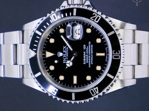 Title: Submariner 16610 (New)
Brand: Rolex
Model: Submariner
Ref: 16610
Category: Dykker
Diameter: 40mm
Functions: Dato
Year: 1991
Price: 62995
Condition: undefined
Dial Color: Sort
Strap: Metal
Case material: Stål
Gender: Herre
Match: 100.0%
Billedet er ejet af GP Watches (434645) Et Rolex ur