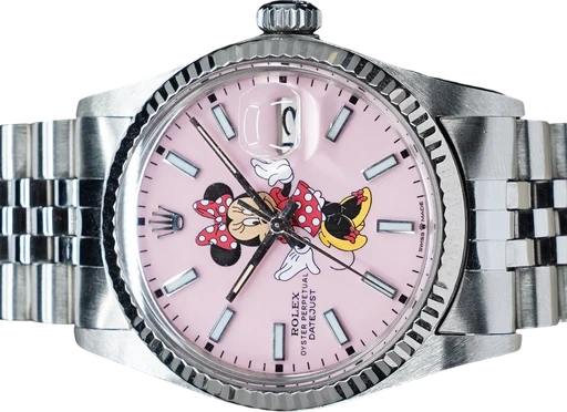 Titel: Datejust 16014
Mærke: Rolex
Model: Datejust
Ref.: 16014
Årgang: 1986
Tilbehør:
Stand: 8.0 (Brugt)
Pris: 36.995 kr.
Diameter: 36mm
Funktioner: Dato
Skivefarve: Rød
Rem: Metal
Kassemateriale: Stål
Kategori: Dress
Køn: Unisex
Match: 100.0%
Billedet ejes af GP Watches (966535) Et Rolex ur