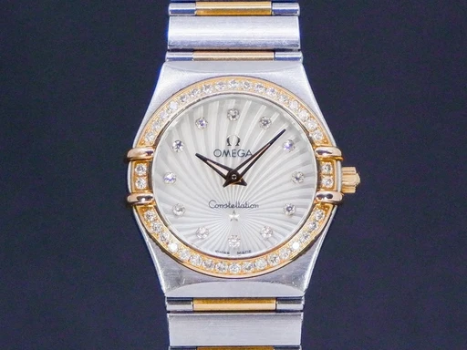 Et Omega ur