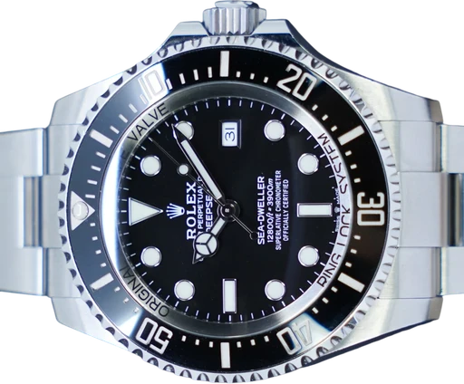 Titel: Sea-Dweller Deepsea
Mærke: Rolex
Model: Sea-Dweller Deepsea
Ref.: 126660
Kategori: Dykker
Diameter: 44mm
Funktioner: Dato
Årgang: 2020
Pris: 64995
Stand: 10.0 (Nyt)
Skivefarve: Sort
Rem: Metal
Kassemateriale: Stål
Køn: Herre
Match: 100.0%
Billedet ejes af GP Watches (692967) Et Rolex ur