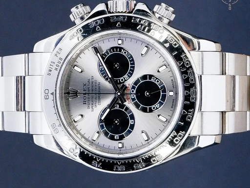 Title: Daytona 116509
Brand: Rolex
Model: Daytona
Ref: 116509
Category: Racing
Diameter: 40mm
Functions: Kronograf, Dato
Year: 2008
Price: 239995
Condition: undefined
Dial Color: Sølv
Strap: Metal
Case material: Guld
Gender: Herre
Match: 100.0%
Billedet er ejet af GP Watches (101440) Et Rolex ur