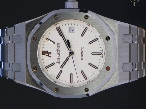 Title: 15300ST
Brand: Audemars Piguet
Model: 15300ST
Ref: 15300ST
Category: Sport
Diameter: 39mm
Functions: Dato
Year: 2006
Price: 229995
Condition: undefined
Dial Color: Hvid
Strap: Metal
Case material: Stål
Gender: Herre
Match: 100.0%
Billedet er ejet af GP Watches (101407) Et Audemars Piguet ur