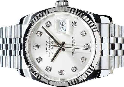 Titel: Datejust 36 MM
Mærke: Rolex
Model: Datejust
Ref.: 116234
Årgang: 2015
Tilbehør: Boks og Papirer
Stand: 9.0 (Brugt)
Pris: 74.995 kr.
Diameter: 36mm
Funktioner: Dato
Skivefarve: Sølv
Rem: Metal
Kassemateriale: Stål
Kategori: Dress
Køn: Herre
Match: 100.0%
Billedet ejes af GP Watches (1025710) Et Rolex ur