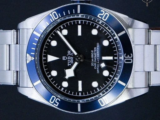 Title: Black Bay 79230B
Brand: Tudor
Model: Black Bay 79230B
Ref: 79230B
Category: Dykker
Diameter: 41mm
Functions: Dato
Year: 2022
Price: 20995
Condition: undefined
Dial Color: Sort
Strap: Metal
Case material: Stål
Gender: Herre
Match: 100.0%
Billedet er ejet af GP Watches (246101) Et Tudor ur