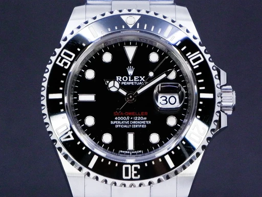 Title: Sea-Dweller 43 MM
Brand: Rolex
Model: Sea-Dweller
Ref: 126600
Category: Dykker
Diameter: 43mm
Functions: Dato
Year: 2017
Price: 76995
Condition: undefined
Dial Color: Sort
Strap: Metal
Case material: Stål
Gender: Herre
Match: 100.0%
Billedet er ejet af GP Watches (242118) Et Rolex ur