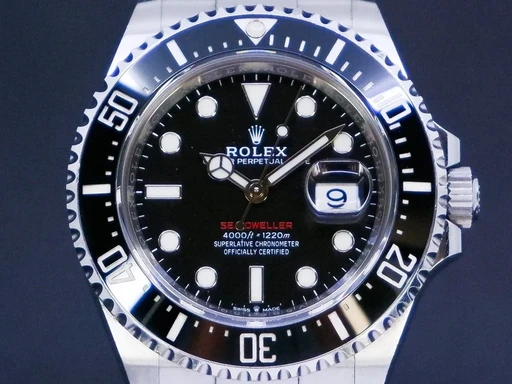 Title: Sea-Dweller 43 MM (New)
Brand: Rolex
Model: Sea-Dweller
Ref: 126600
Category: Dykker
Diameter: 43mm
Functions: Dato
Year: 2019
Price: 79995
Condition: undefined
Dial Color: Sort
Strap: Metal
Case material: Stål
Gender: Herre
Match: 100.0%
Billedet er ejet af GP Watches (334701) Et Rolex ur