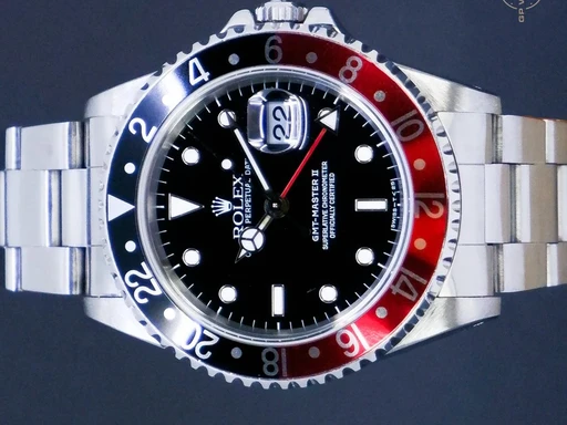Title: GMT-Master II (Coke)
Brand: Rolex
Model: GMT-Master II
Ref: 16710
Category: Pilot
Diameter: 40mm
Functions: Dato, GMT
Year: 1997
Price: 79995
Condition: 9.0
Dial Color: Sort
Strap: Metal
Case material: Stål
Gender: Herre
Match: 100.0%
Billedet er ejet af GP Watches (342829) Et Rolex ur