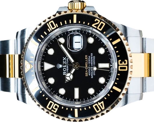 Titel: Sea-Dweller 43 MM (Nyhed)
Mærke: Rolex
Model: Sea-Dweller
Ref.: 126603
Årgang: 2021
Tilbehør: Boks og Papirer
Stand: 9.5 (Brugt)
Pris: 109.995 kr.
Diameter: 43mm
Funktioner: Dato
Skivefarve: Sort
Rem: Metal
Kassemateriale: Guld
Kategori: Dykker
Køn: Herre
Match: 100.0%
Billedet ejes af GP Watches (1069338) Et Rolex ur