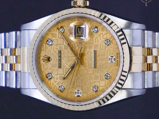 Title: Datejust 16233
Brand: Rolex
Model: Datejust
Ref: 16233
Category: Dress
Diameter: 36mm
Functions: Dato
Year: 1996
Price: 50995
Condition: undefined
Dial Color: Guld
Strap: Metal
Case material: Stål
Gender: Herre
Match: 100.0%
Billedet er ejet af GP Watches (375362) Et Rolex ur