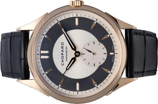 Title: L.U.C. Qualite Fleurier
Brand: Chopard
Model: L.U.C. Qualite Fleurier
Ref: 16/1896 5001
Category: Dress
Diameter: 39mm
Functions: Dato
Year: 2009
Price: 110400
Condition: 9.0
Dial Color: Hvid
Strap: Læder
Case material: Guld
Gender: Herre
Match: 100.0%
Billedet er ejet af Hvelplund (102464) Et Chopard ur