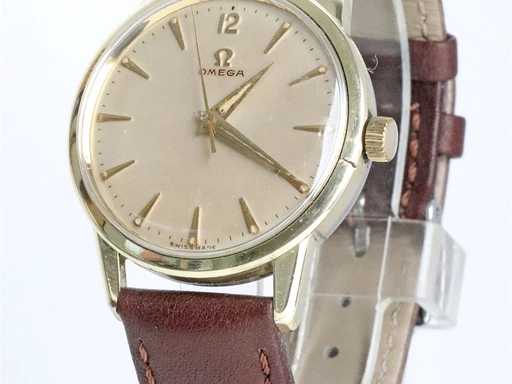 Title: KU3753A
Brand: Omega
Model: 
Ref: KU3753A
Category: Dress
Diameter: 35mm
Functions: 
Year: 1960
Price: 7600
Condition: undefined
Dial Color: Guld
Strap: Læder
Case material: Guld
Gender: Herre
Match: 100.0%
Billedet er ejet af Krognos (136099) Et Omega ur