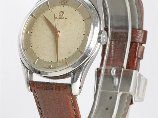 Title: KU5002
Brand: Omega
Model: 
Ref: KU5002
Category: Dress
Diameter: 36mm
Functions: 
Year: 1960
Price: 7200
Condition: undefined
Dial Color: Hvid
Strap: Læder
Case material: Stål
Gender: Herre
Match: 100.0%
Billedet er ejet af Krognos (136113) Et Omega ur