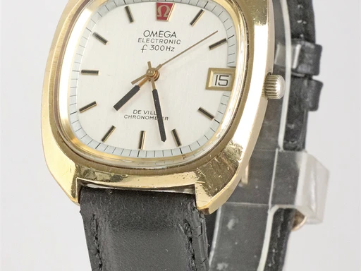 Title: De Ville Electronic F300
Brand: Omega
Model: De Ville Electronic F300
Ref: KU3681
Category: Dress
Diameter: 37mm
Functions: Dato
Year: 1970
Price: 5800
Condition: undefined
Dial Color: Sølv
Strap: Læder
Case material: Stål
Gender: Herre
Match: 100.0%
Billedet er ejet af Krognos (102352) Et Omega ur