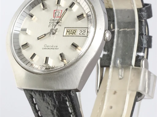 Title: Geneve Electronic F300
Brand: Omega
Model: Geneve Electronic F300
Ref: KU3413
Category: Dress
Diameter: 40mm
Functions: Dato, Ugedag
Year: 1970
Price: 6000
Condition: 5.0
Dial Color: Sølv
Strap: Læder
Case material: Stål
Gender: Herre
Match: 100.0%
Billedet er ejet af Krognos (102333) Et Omega ur