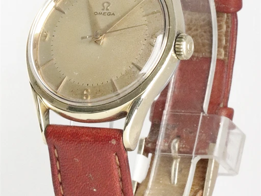 Title: KU3726
Brand: Omega
Model: 
Ref: KU3726
Category: Dress
Diameter: 36mm
Functions: 
Year: 1960
Price: 7600
Condition: undefined
Dial Color: Gul
Strap: Læder
Case material: Stål
Gender: Herre
Match: 100.0%
Billedet er ejet af Krognos (199991) Et Omega ur