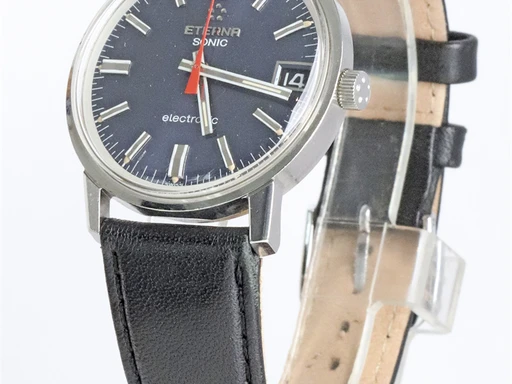 Title: Sonic
Brand: Eterna
Model: Sonic
Ref: KU3157
Category: Dress
Diameter: 35mm
Functions: Dato
Year: 1970
Price: 5000
Condition: undefined
Dial Color: Blå
Strap: Læder
Case material: Stål
Gender: Unisex
Match: 100.0%
Billedet er ejet af Krognos (136045) Et Eterna ur