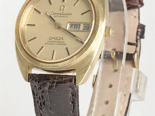 Title: Constellation Automatic
Brand: Omega
Model: Constellation Automatic
Ref: KU5072
Category: Dress
Diameter: 35mm
Functions: Dato, Ugedag
Year: 1970
Price: 28000
Condition: undefined
Dial Color: Guld
Strap: Læder
Case material: Guld
Gender: Herre
Match: 100.0%
Billedet er ejet af Krognos (199910) Et Omega ur