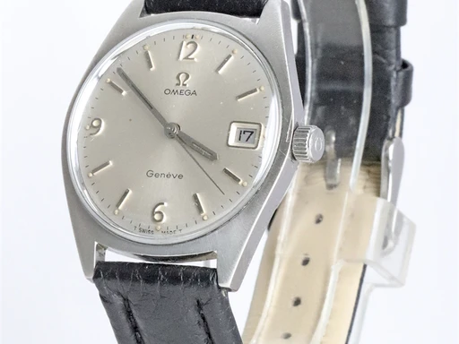 Title: Geneve
Brand: Omega
Model: Geneve
Ref: KU37460
Category: Dress
Diameter: 34mm
Functions: Dato
Year: 1970
Price: 6800
Condition: 6.0
Dial Color: Sølv
Strap: Læder
Case material: Stål
Gender: Herre
Match: 100.0%
Billedet er ejet af Krognos (199999) Et Omega ur