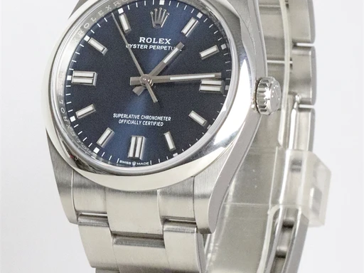 Title: Oyster Perpetual
Brand: Rolex
Model: Oyster Perpetual
Ref: KU3232 / 126000
Category: Dress
Diameter: 36mm
Functions: Dato
Year: 2022
Price: 61000
Condition: 7.0
Dial Color: Blå
Strap: Metal
Case material: Stål
Gender: Herre
Match: 100.0%
Billedet er ejet af Krognos (451323) Et Rolex ur