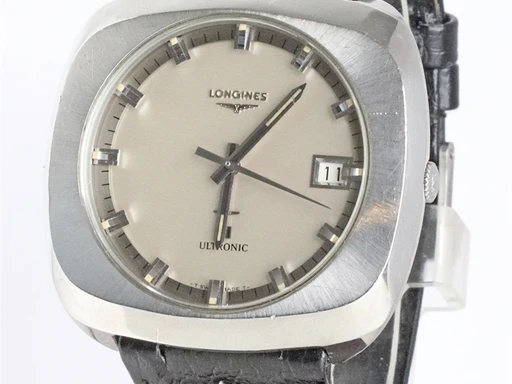 Title: Ultronic
Brand: Longines
Model: Ultronic
Ref: KU3421
Category: Dress
Diameter: 44mm
Functions: Dato
Year: 1970
Price: 5600
Condition: undefined
Dial Color: Sølv
Strap: Læder
Case material: Stål
Gender: Herre
Match: 100.0%
Billedet er ejet af Krognos (102334) Et Longines ur