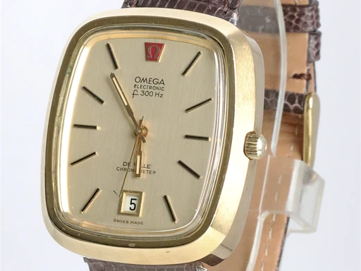 Title: F300 De Ville
Brand: Omega
Model: F300 De Ville
Ref: KU3788
Category: Dress
Diameter: 36mm
Functions: Dato
Year: 1970
Price: 6000
Condition: undefined
Dial Color: Gul
Strap: Læder
Case material: Guld
Gender: Herre
Match: 100.0%
Billedet er ejet af Krognos (136111) Et Omega ur