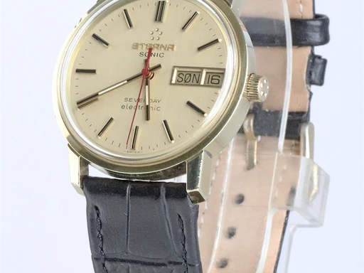 Title: Sonic Electronic
Brand: Eterna
Model: Sonic Electronic
Ref: KU3615
Category: Dress
Diameter: 35mm
Functions: Dato, Ugedag
Year: 1960
Price: 5000
Condition: 6.0
Dial Color: Guld
Strap: Læder
Case material: Andet
Gender: Herre
Match: 100.0%
Billedet er ejet af Krognos (102347) Et Eterna ur