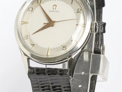Title: KU3232
Brand: Omega
Model: 
Ref: KU3232
Category: Dress
Diameter: 36mm
Functions: 
Year: 1950
Price: 6800
Condition: undefined
Dial Color: Hvid
Strap: Læder
Case material: Stål
Gender: Herre
Match: 100.0%
Billedet er ejet af Krognos (102327) Et Omega ur