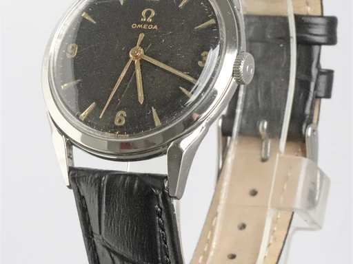 Title: manuelt optræk fra 1960'erne i stål
Brand: Omega
Model: 
Ref: KU3270
Category: Dress
Diameter: 36mm
Functions: 
Year: 1960
Price: 7200
Condition: undefined
Dial Color: Sort
Strap: Læder
Case material: Stål
Gender: Herre
Match: 100.0%
Billedet er ejet af Krognos (102329) Et Omega ur