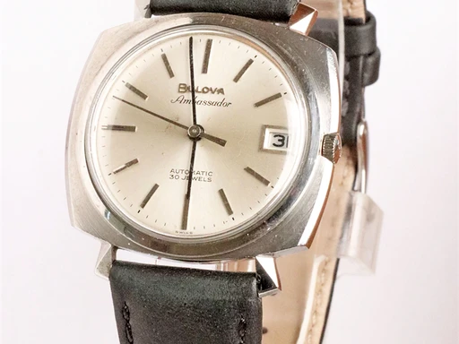 Title: Ambassador
Brand: Bulova
Model: Ambassador
Ref: KU1868 / 1-542445
Category: Dress
Diameter: 39mm
Functions: Dato
Year: 1960
Price: 3800
Condition: undefined
Dial Color: Sølv
Strap: Læder
Case material: Stål
Gender: Herre
Match: 100.0%
Billedet er ejet af Krognos (102263) Et Bulova ur
