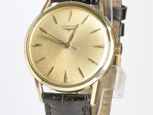 Title: KU2855
Brand: Longines
Model: KU2855
Ref: KU2855
Category: Dress
Diameter: 35mm
Functions: Dato
Year: 1960
Price: 4000
Condition: undefined
Dial Color: Gul
Strap: Læder
Case material: Stål
Gender: Herre
Match: 100.0%
Billedet er ejet af Krognos (102310) Et Longines ur