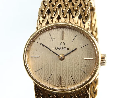 Title: damearmbåndsur med urkasse og integreret lænke af 18 kt. guld. (New)
Brand: Omega
Model:
Ref: null
Category: Dress
Diameter: 22mm
Functions:
Year:
Price: 27000
Condition: 4.0
Dial Color: Guld
Strap: Metal
Case material: Guld
Gender: Dame
Match: 100.0%
Billedet er ejet af Lauritz (549577) Et Omega ur