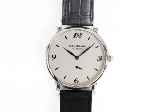 Title: : 'Star Classic' armbåndsur af stål, automatisk værk. Ø39 mm. (New)
Brand: Montblanc
Model: Star Classic
Ref: MB110589
Category: Dress
Diameter: 39mm
Functions: Dato
Year: null
Price: 8800
Condition: undefined
Dial Color: Hvid
Strap: Læder
Case material: Stål
Gender: Herre
Match: 100.0%
Billedet er ejet af Lauritz (434706) Et Montblanc ur