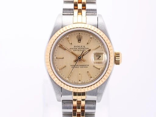 Title: Oyster Perpetual Datejust damearmbåndsur, stål og 18 kt guld
Brand: Rolex
Model: Oyster Perpetual Datejust
Ref: 69173
Category: Dress
Diameter: 26mm
Functions: Dato
Year: null
Price: 40000
Condition: undefined
Dial Color: Guld
Strap: Metal
Case material: Stål
Gender: Dame
Match: 100.0%
Billedet er ejet af Lauritz (147006) Et Rolex ur