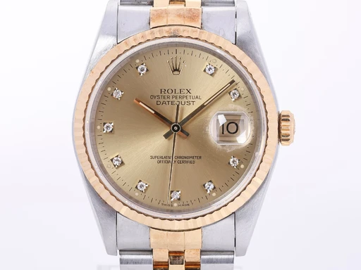 Title: Oyster Perpetual Datejust. Armbåndsur af 18 kt. guld og stål med diamanter
Brand: Rolex
Model: Oyster Perpetual Datejust
Ref: 16233G
Category: Dress
Diameter: 36mm
Functions: Dato
Year:
Price: 60000
Condition: 8.5
Dial Color: Gul
Strap: Metal
Case material: Guld
Gender: Herre
Match: 100.0%
Billedet er ejet af Lauritz (418400) Et Rolex ur