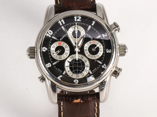 Title: Herrearmbåndsur, model 'Masterpiece Chrono Globe'
Brand: Maurice Lacroix
Model: Masterpiece Chrono Globe
Ref: MP6398-SS001-331
Category: Racing
Diameter: 43mm
Functions: Kronograf, Dato, GMT
Year: null
Price: 18000
Condition: undefined
Dial Color: Sort
Strap: Læder
Case material: Stål
Gender: Herre
Match: 100.0%
Billedet er ejet af Lauritz (273546) Et Maurice Lacroix ur