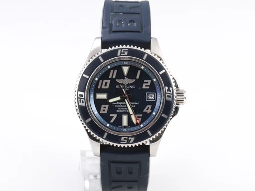 Title: . 'Superocean 42' chronometer herrearmbåndsur med urkasse af stål, ref. nr. A17364 , Limited edition (New)
Brand: Breitling
Model: Superocean 42
Ref: A17364
Category: Dykker
Diameter: 42mm
Functions: Dato
Year:
Price: 15000
Condition: 7.0
Dial Color: Blå
Strap: Gummi
Case material: Stål
Gender: Herre
Match: 100.0%
Billedet er ejet af Lauritz (537753) Et Breitling ur