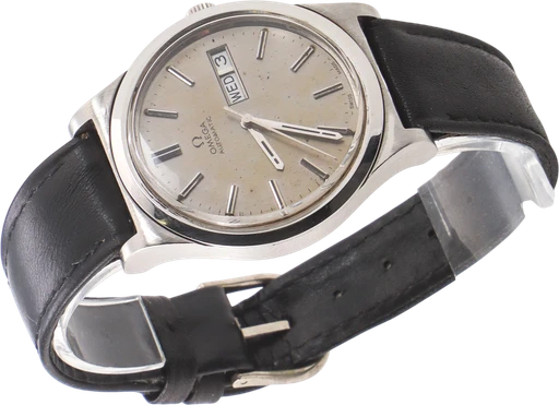 Titel: Genève Day-Date vintage herreur i stål med sølvfarvet skive, ca. 1974 (Nyhed)
Mærke: Omega
Model: Genève Day-Date
Ref.: 166.0169
Årgang: 1974
Tilbehør:
Stand: 6.5 (Brugt)
Pris: 5.000 kr.
Diameter: 36mm
Funktioner: Dato, Ugedag
Skivefarve: Sølv
Rem: Læder
Kassemateriale: Stål
Kategori: Dress
Køn: Herre
Match: 100.0%
Billedet ejes af Lauritz (1223371) Et Omega ur