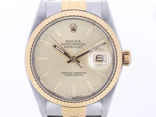 Title: Oyster Perpetual Datejust. Armbåndsur af 18 kt. guld og stål
Brand: Rolex
Model: Oyster Perpetual Datejust
Ref: 16013
Category: Dress
Diameter: 36mm
Functions: Dato
Year: null
Price: 46000
Condition: undefined
Dial Color: Gul
Strap: Metal
Case material: Guld
Gender: Herre
Match: 100.0%
Billedet er ejet af Lauritz (359697) Et Rolex ur