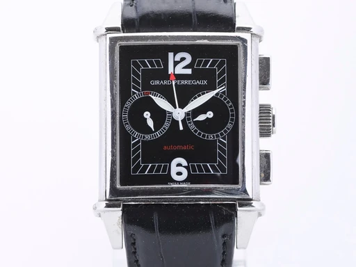 Title: Girard Perregaux Chonograph Automatic. Herrearmbåndsur af stål. Limited Edition vintage 1945 (New)
Brand: Girard-Perregaux
Model: Vintage 1945 Limited Edition
Ref: 2599 AN' 1792/2001
Category: Dress
Diameter: 30mm
Functions: Kronograf
Year: 2001
Price: 22000
Condition: undefined
Dial Color: Sort
Strap: Læder
Case material: Stål
Gender: Herre
Match: 100.0%
Billedet er ejet af Lauritz (328703) Et Girard-Perregaux ur