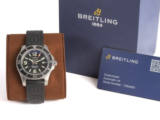 Title: . 'Superocean Automatic 44', herreur med urkasse af stål, ref. nr. A17367
Brand: Breitling
Model: Superocean Automatic 44
Ref: A17367
Category: Dykker
Diameter: 44mm
Functions: Dato
Year: null
Price: 20000
Condition: undefined
Dial Color: Sort
Strap: Gummi
Case material: Stål
Gender: Herre
Match: 100.0%
Billedet er ejet af Lauritz (163440) Et Breitling ur
