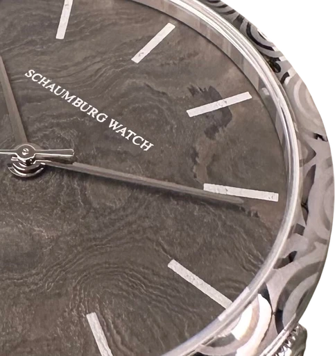 Titel: Gnomonik Damast 42 mm
Mærke: Schaumburg Watch
Model: Gnomonik Damast
Ref.: SCH-DAM
Årgang: 2022
Tilbehør: Papirer
Stand: 9.0 (Brugt)
Pris: 10.000 kr.
Diameter: 42mm
Funktioner:
Skivefarve: Grå
Rem: Læder
Kassemateriale: Stål
Kategori: Dress
Køn: Herre
Match: 100.0%
Billedet ejes af Limited Watches (714060) Et Schaumburg Watch ur