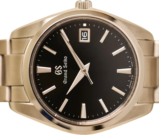 Titel: Heritage Collection SBGP011 med sort urskive (Nyhed)
Mærke: Grand Seiko
Model: Heritage Collection
Ref.: SBGP011
Årgang: 2022
Tilbehør: Boks og Papirer
Stand: 9.0 (Brugt)
Pris: 19.000 kr.
Diameter: 40mm
Funktioner: Dato
Skivefarve: Sort
Rem: Metal
Kassemateriale: Stål
Kategori: Dress
Køn: Herre
Match: 100.0%
Billedet ejes af Limited Watches (1235129) Et Grand Seiko ur