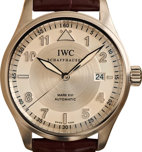 Title: Pilot XVI Spitfire - 39 mm
Brand: IWC
Model: Pilot XVI Spitfire
Ref: IW325502
Category: Pilot
Diameter: 39mm
Functions: Dato
Year: 2017
Price: 25000
Condition: 9.0
Dial Color: Sølv
Strap: Læder
Case material: Stål
Gender: Herre
Match: 100.0%
Billedet er ejet af Limited Watches (664409) Et IWC ur