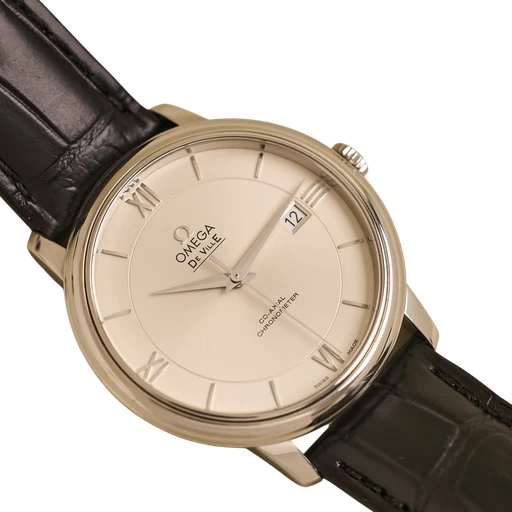 Titel: 424.13.40.20.02.001 (Nyhed)
Mærke: Omega
Model: De Ville Prestige
Ref.: 424.13.40.20.02.001
Årgang: 2018
Tilbehør: Boks og Papirer
Stand: 9.0 (Brugt)
Pris: 20.000 kr.
Diameter: 40mm
Funktioner: Dato
Skivefarve: Sølv
Rem: Læder
Kassemateriale: Stål
Kategori: Dress
Køn: Herre
Match: 100.0%
Billedet ejes af Limited Watches (1052445) Et Omega ur