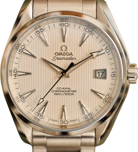 Title: Seamaster Aqua Terra - 39 mm.
Brand: Omega
Model: Seamaster Aqua Terra
Ref: 231.10.42.21.02.001
Category: Dress
Diameter: 42mm
Functions: Dato
Year: 2019
Price: 30000
Condition: 9.0
Dial Color: Sølv
Strap: Metal
Case material: Stål
Gender: Herre
Match: 100.0%
Billedet er ejet af Limited Watches (861131) Et Omega ur
