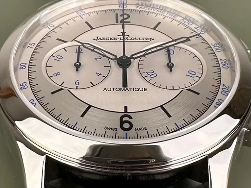 Title: Master Chronograph - 40 mm - Sectordial
Brand: Jaeger-LeCoultre
Model: Master Chronograph
Ref: Q1538530
Category: Racing
Diameter: 40mm
Functions: Kronograf
Year: 2017
Price: 49000
Condition: 9.0
Dial Color: Sølv
Strap: Læder
Case material: Stål
Gender: Herre
Match: 100.0%
Billedet er ejet af Limited Watches (465711) Et Jaeger-LeCoultre ur