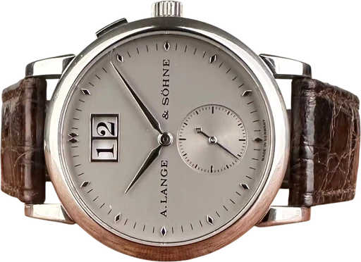 Title: Saxonia 34 mm Platin
Brand: A. Lange & Söhne
Model: Saxonia
Ref: 105.025
Category: Dress
Diameter: 34mm
Functions: Dato
Year: 2007
Price: 205000
Condition: 7.0
Dial Color: Sølv
Strap: Læder
Case material: Plastik
Gender: Herre
Match: 100.0%
Billedet er ejet af Limited Watches (152348) Et A. Lange & Söhne ur