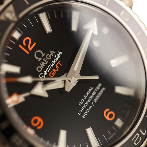 Title: Seamaster Planet Ocean 600M GMT. Garanti til 06/2028 (New)
Brand: Omega
Model: Seamaster Planet Ocean 600M GMT
Ref: 232.32.44.22.01.002
Category: Dykker
Diameter: 44mm
Functions: GMT, Dato
Year: 2023
Price: 34000
Condition: 8.0
Dial Color: Sort
Strap: Læder
Case material: Stål
Gender: Herre
Match: 100.0%
Billedet er ejet af Limited Watches (651988) Et Omega ur